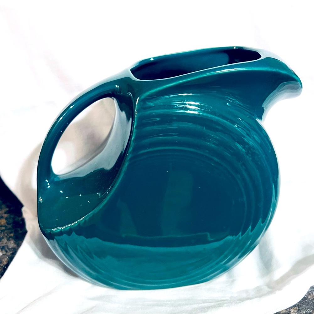 Fiesta Juniper (Intro 1999) 64oz pitcher
by HOMER LAUGHLIN